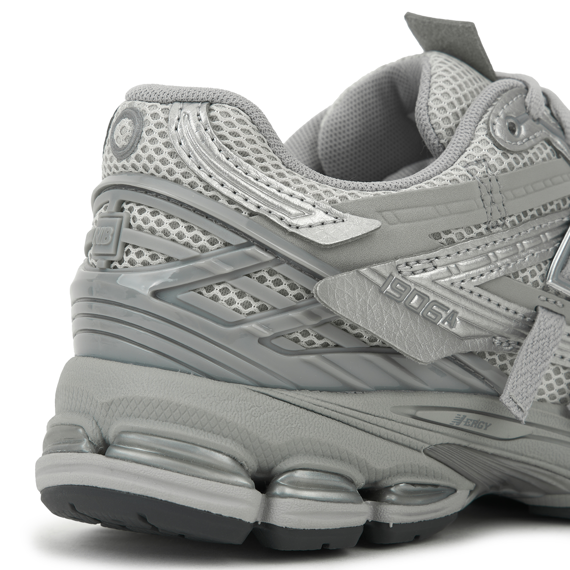 New Balance 1906A Concrete Silver Metallic M1906AG